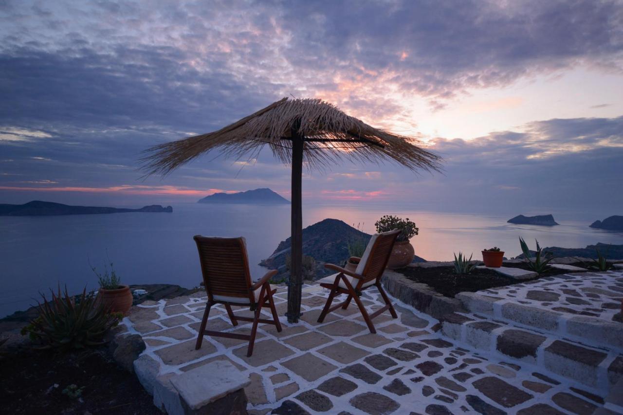 Castrum Traditional Sunset Suites Plaka  Exterior photo