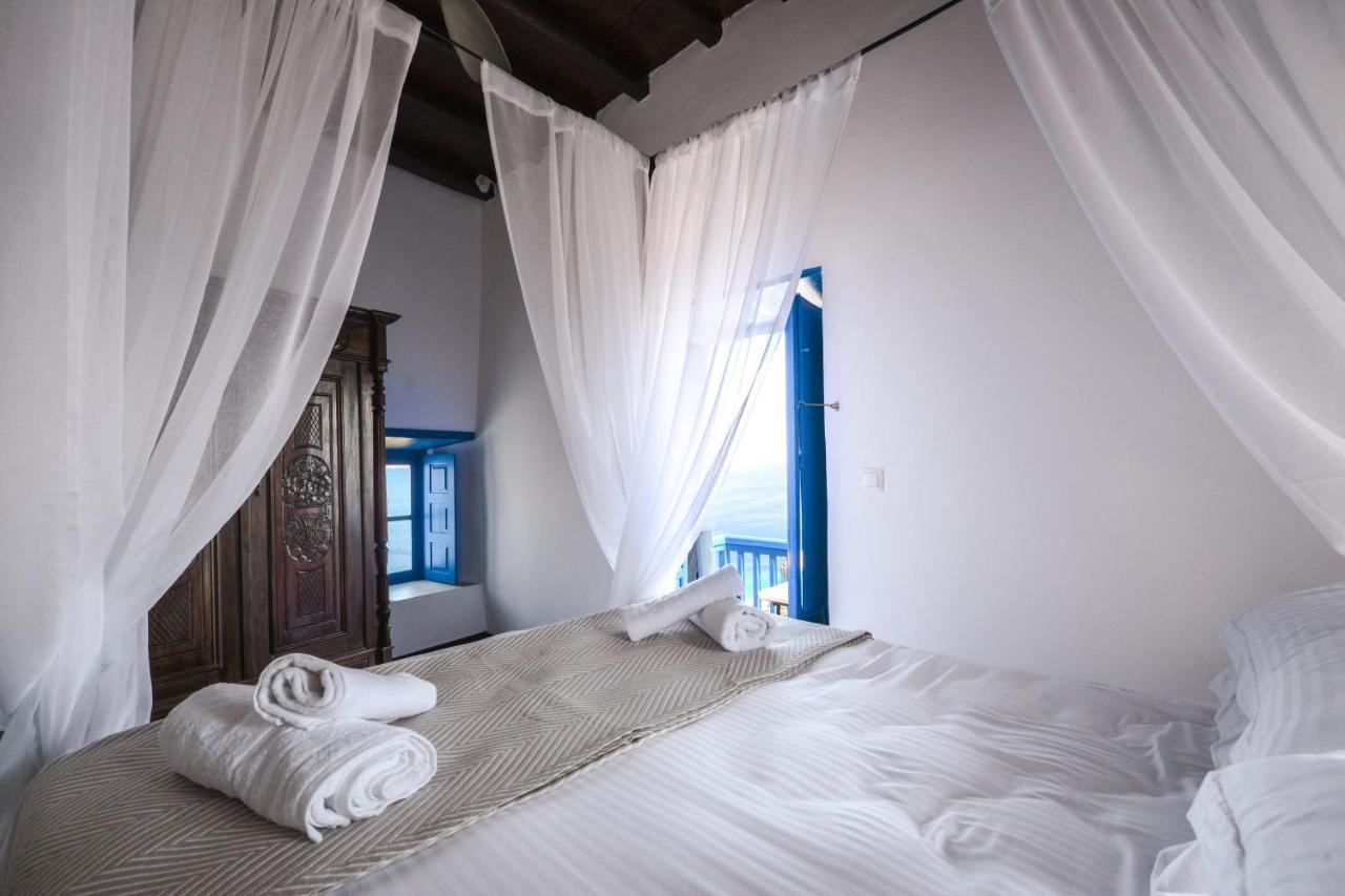 Castrum Traditional Sunset Suites Plaka  Exterior photo