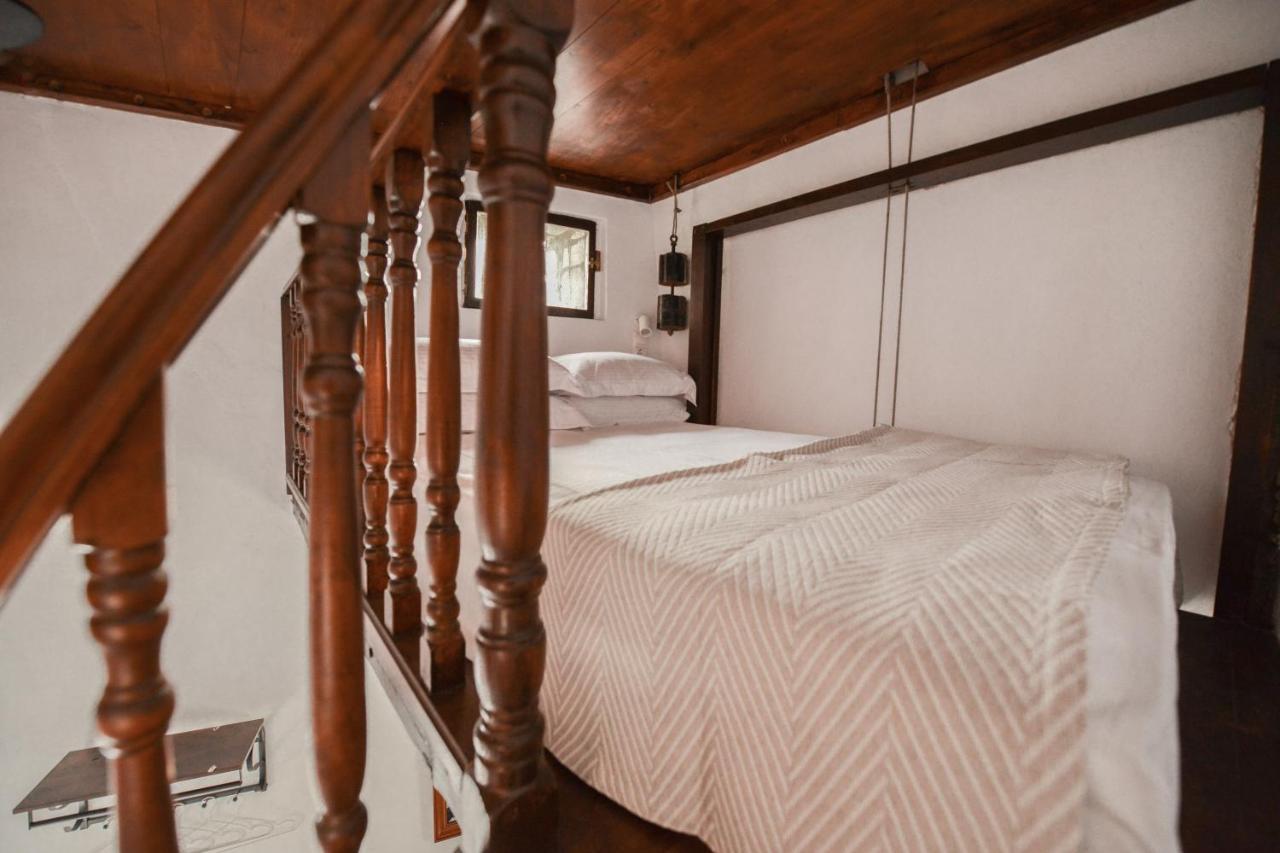 Castrum Traditional Sunset Suites Plaka  Exterior photo