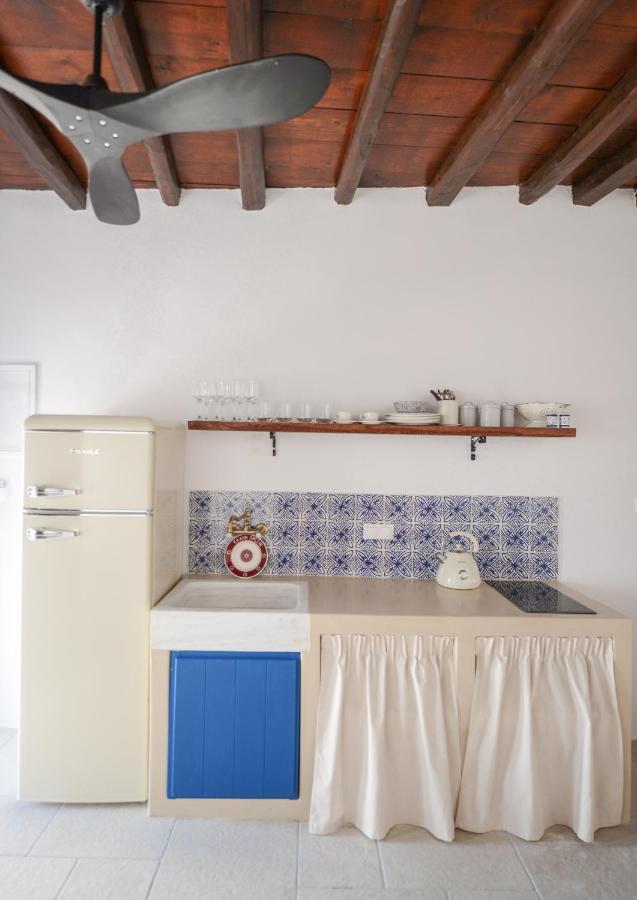 Castrum Traditional Sunset Suites Plaka  Exterior photo