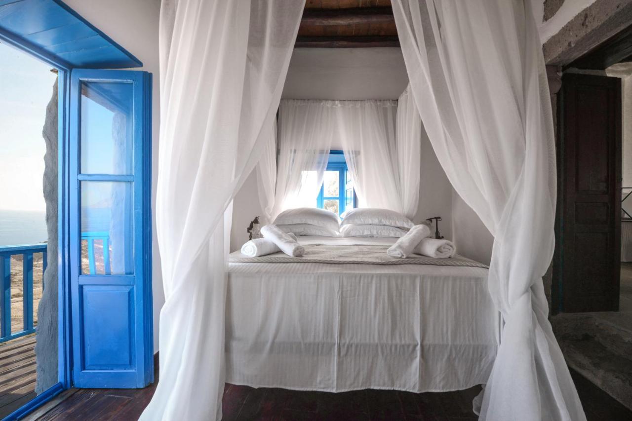 Castrum Traditional Sunset Suites Plaka  Exterior photo