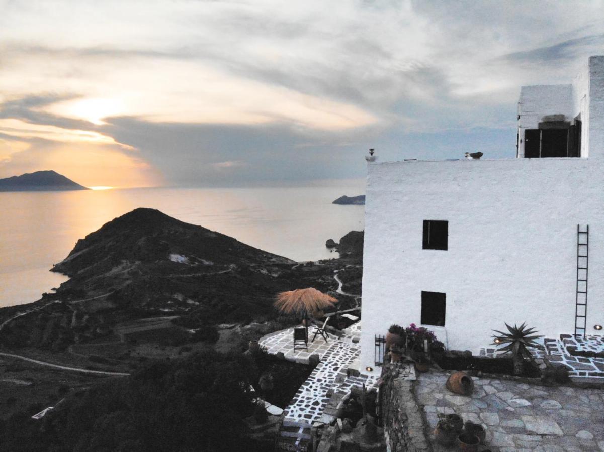 Castrum Traditional Sunset Suites Plaka  Exterior photo