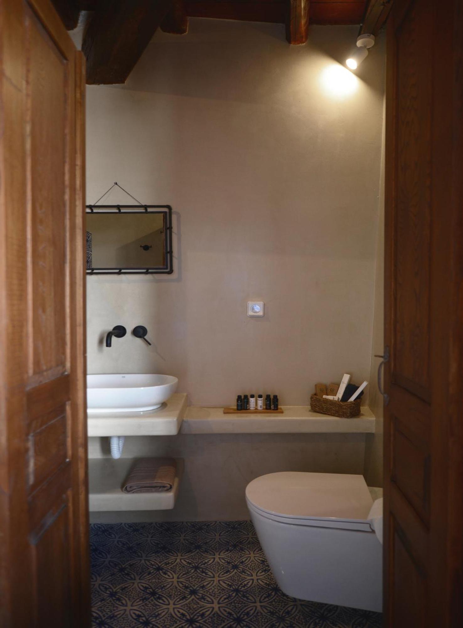 Castrum Traditional Sunset Suites Plaka  Exterior photo