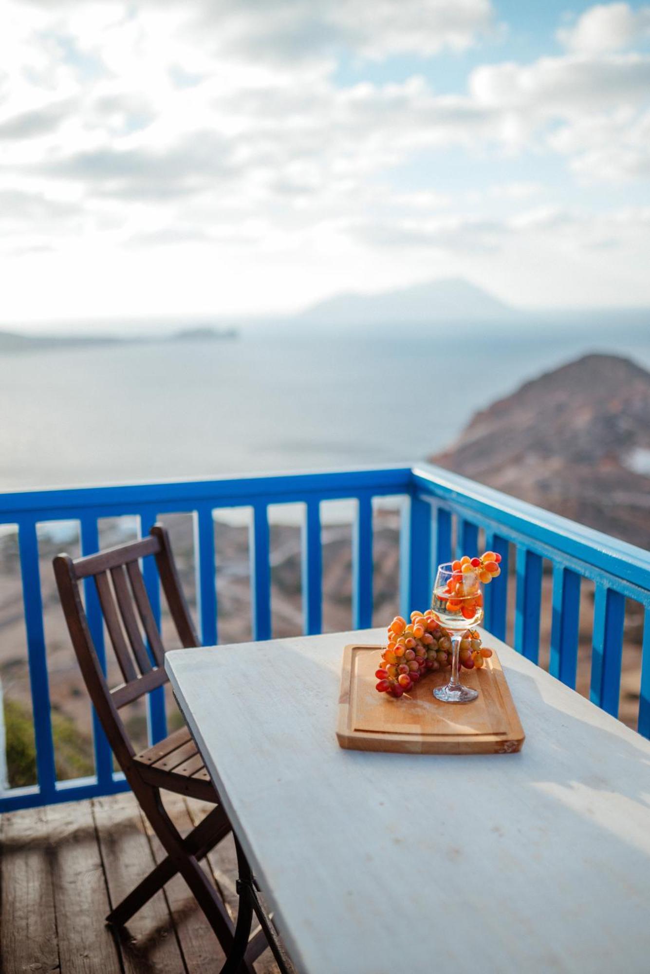 Castrum Traditional Sunset Suites Plaka  Exterior photo